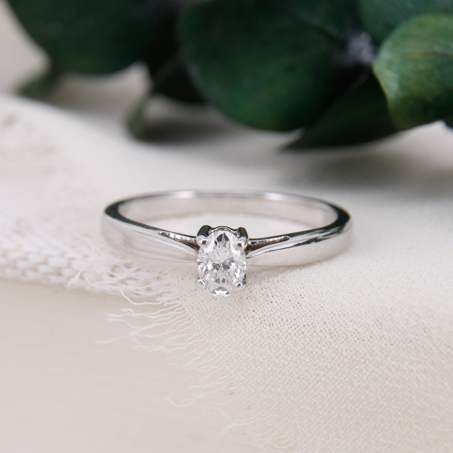 Secondhand Vintage Oval Cut Solitaire Engagement Ring, White gold Diamond Oval Diamond Ring. 