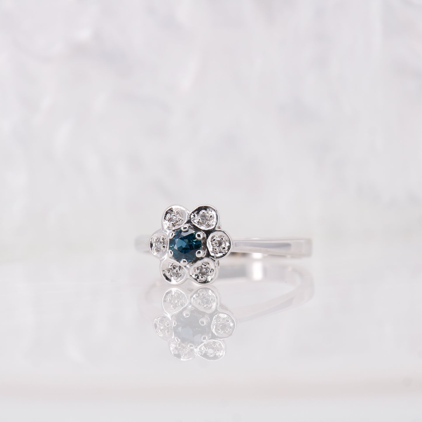 Antique 18ct White Gold Sapphire & Diamond Gold Ring, Vintage Flower Sapphire and Diamond Engagement Ring.