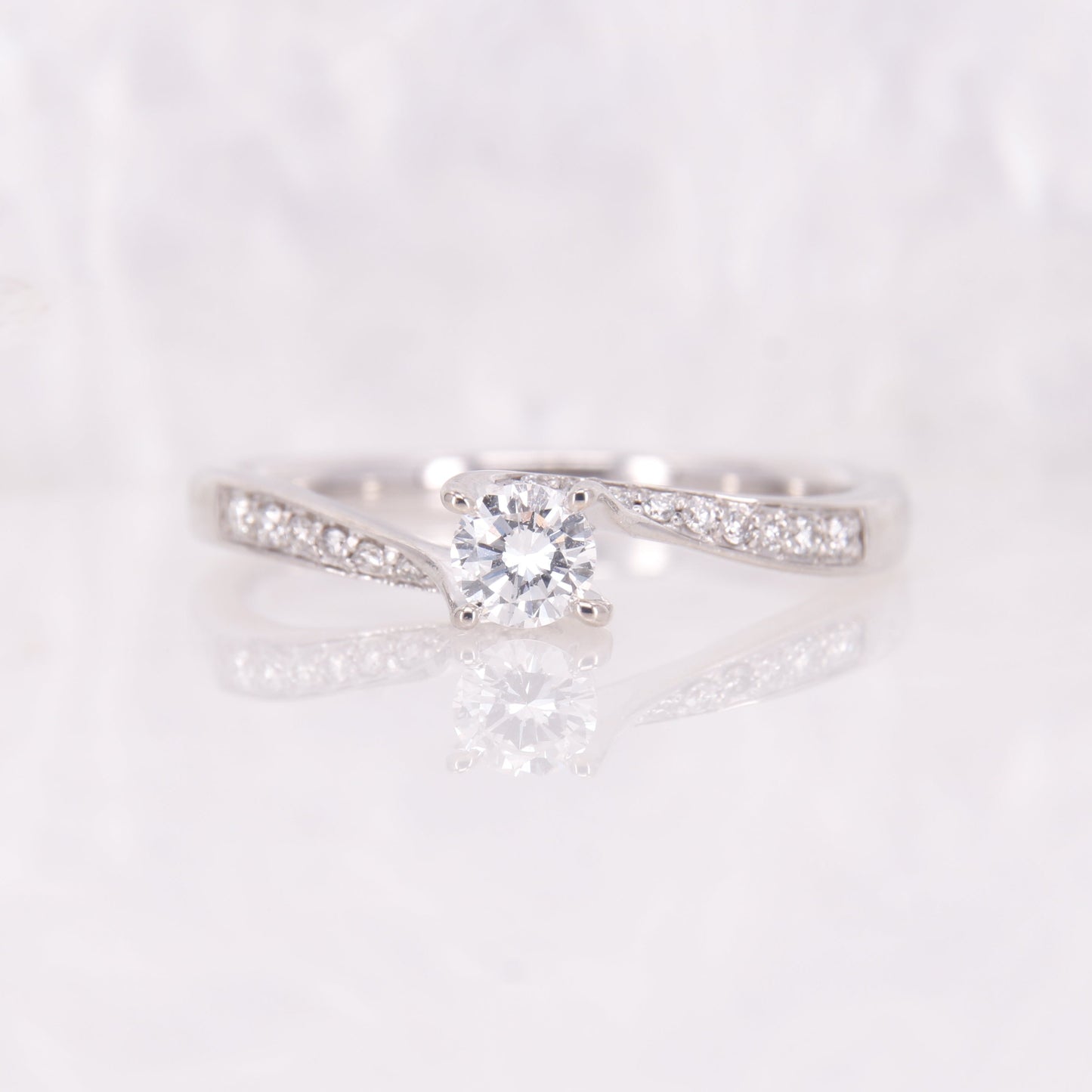 18ct White Gold Diamond Engagement Ring