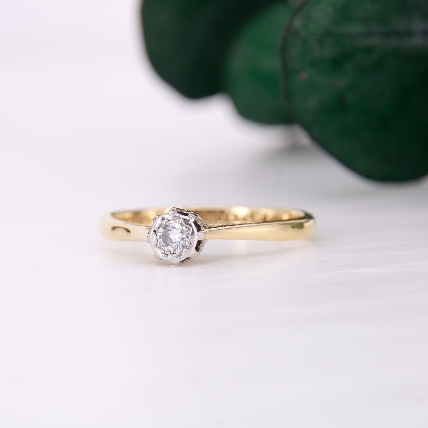 Vintage preowned 18ct Gold & Platinum Diamond Ring, Vintage Solitaire Engagement Ring. Round Brilliant cut diamond ring yellow gold