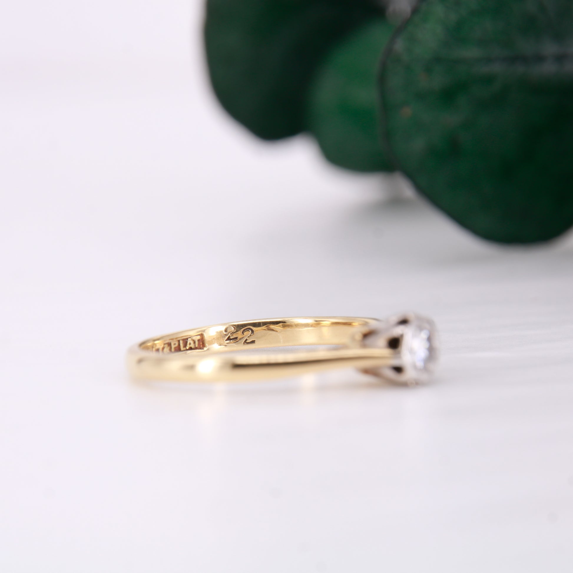 Vintage preowned 18ct Gold & Platinum Diamond Ring, Vintage Solitaire Engagement Ring. Round Brilliant cut diamond ring yellow gold