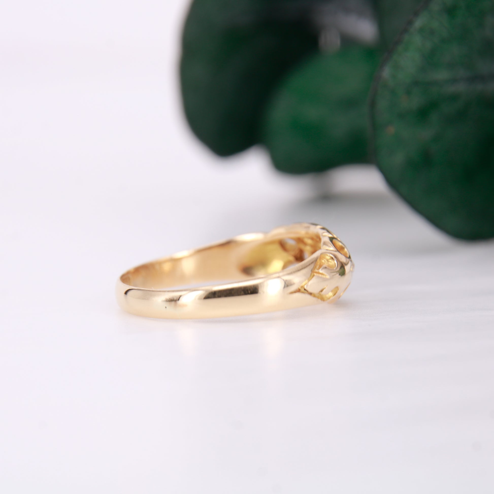 Antique vintage 5 stone diamond band, yellow gold diamond wedding band. 18ct gold five stone diamond band.