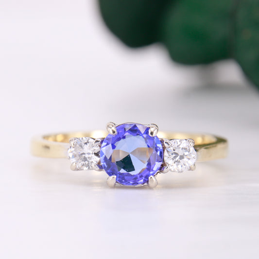 Rare Preowned Tanzanite and Diamond Trilogy Ring 18ct Yellow Gold Second hand Tanzanite Trilogy Ring