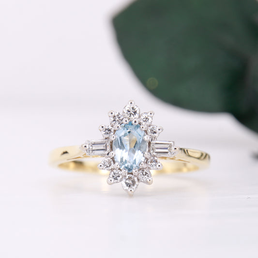 Aquamarine and Diamond Engagement Ring 18ct Yellow gold Oval Cut Aqumarine Halo